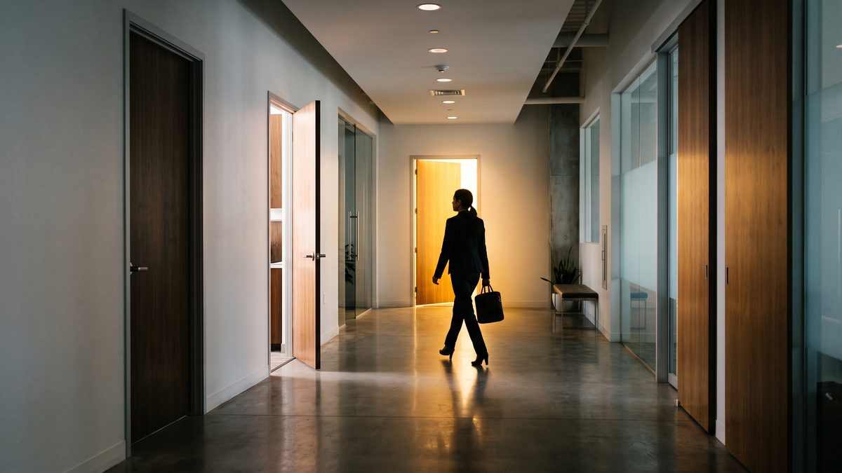 The 3-Meeting Close: How AI Pre-Call Briefings Cut Consultant Sales Cycles in Half